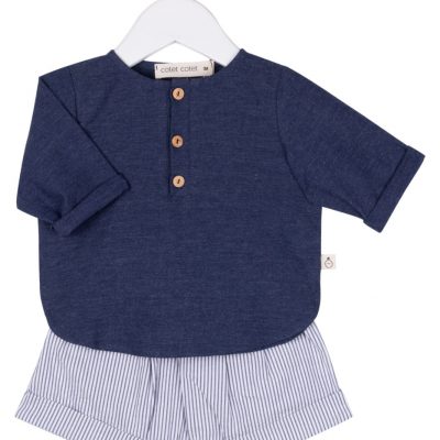Conjunto para niño con camisa azul marino y pantalón de rayas azules